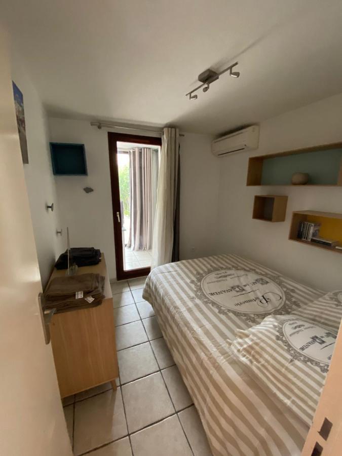 Logement Entier T2 Climatise, Parking Gratuit, Jardin, Plage A 2Min A Pied Sanary-sur-Mer Luaran gambar