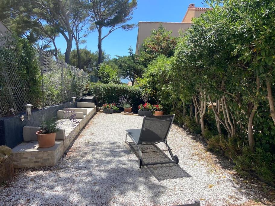 Logement Entier T2 Climatise, Parking Gratuit, Jardin, Plage A 2Min A Pied Sanary-sur-Mer Luaran gambar